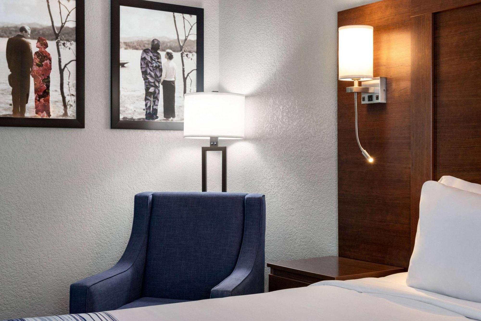 Americinn By Wyndham Williamsburg Zewnętrze zdjęcie